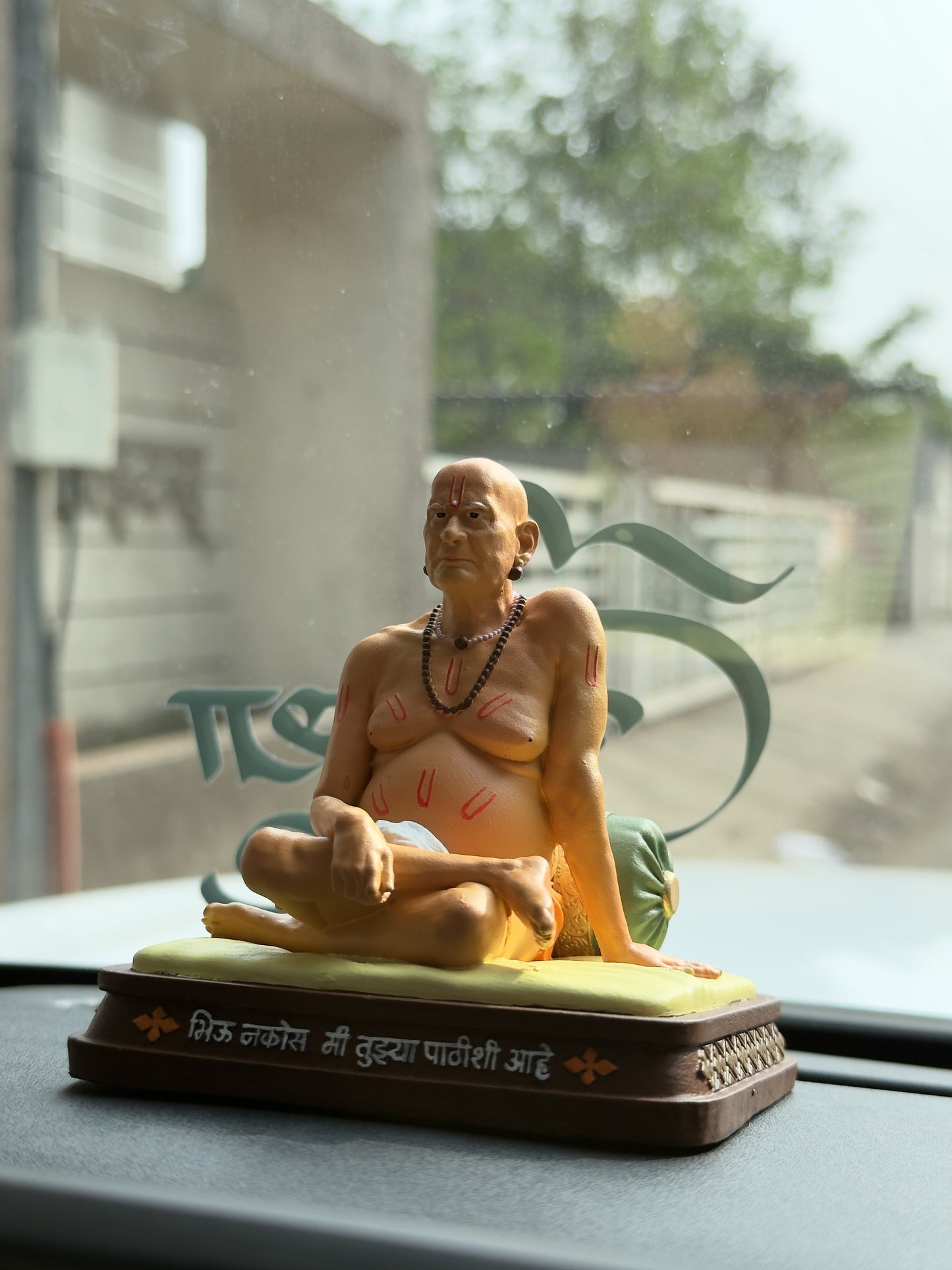 Swami Samarth Murti for Car Dashboard | 4 Inch Multicolour Polyresin Statue with Premium Finish | Spiritual Idol for Car Interior, Home Decor & Office | Divine Gift Item for Devotees